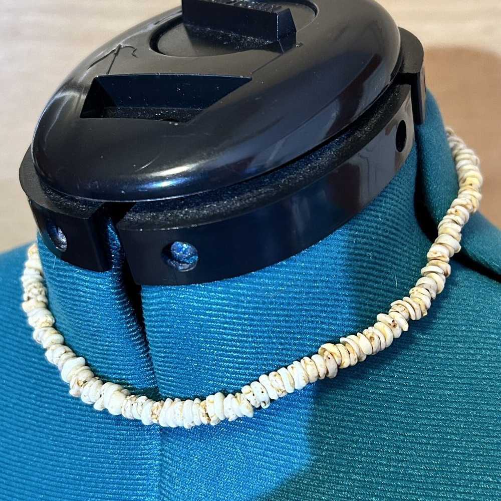 Vintage Hawaiian Tiger Puka Shell Beaded Necklace… - image 1