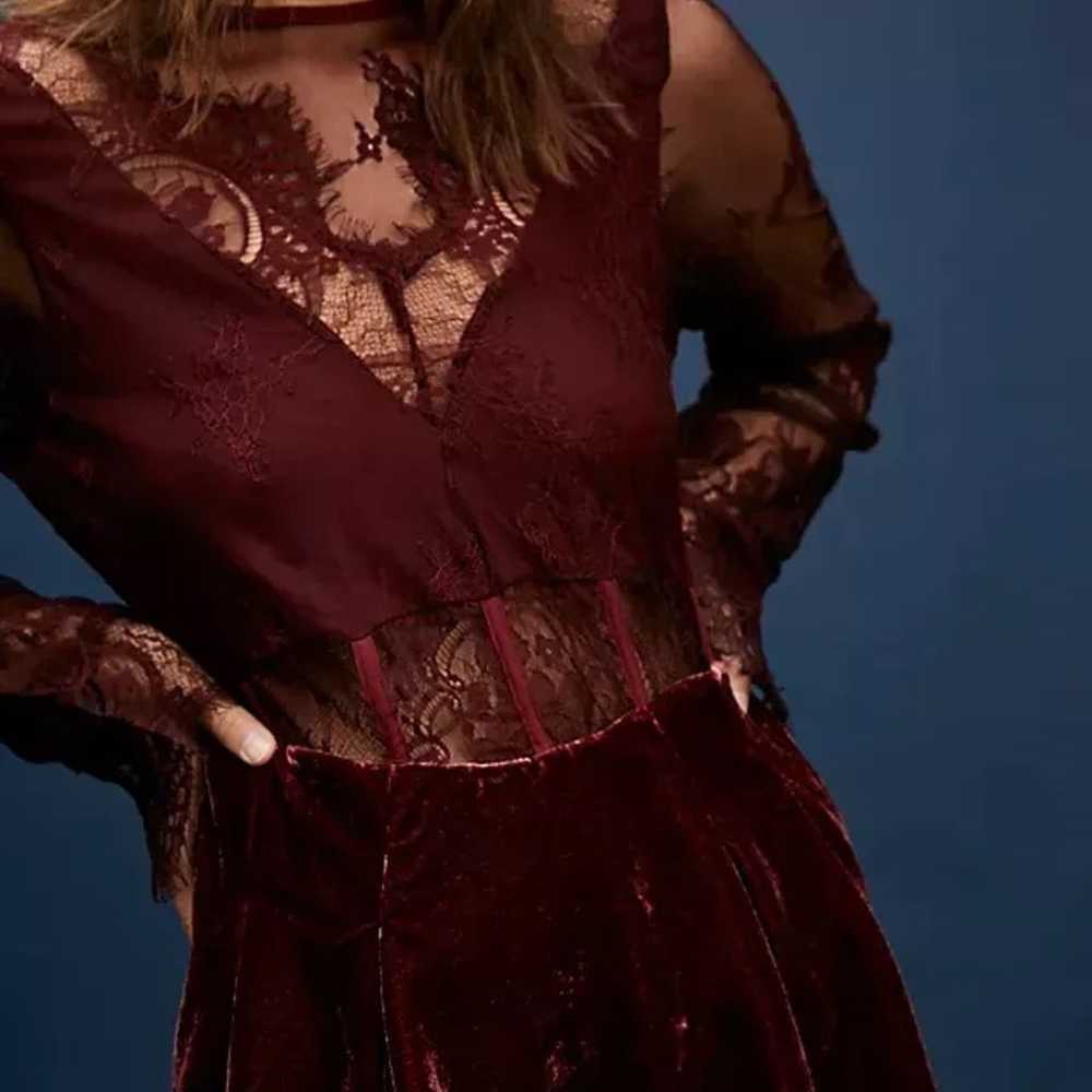 NWOT FREE PEOPLE LONG SLEEVE LACE DRESS IN GARNET… - image 4