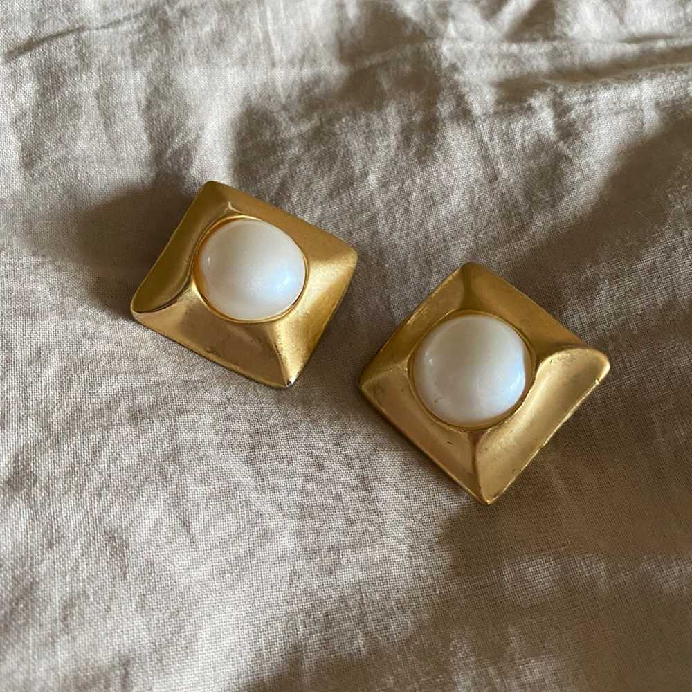 Vintage Square Gold & Pearl Clip Earring - image 5