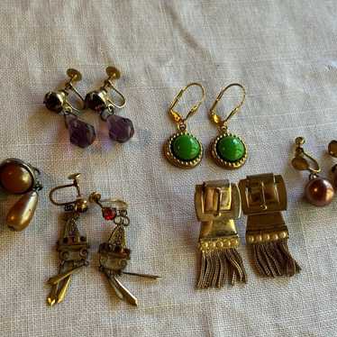 Bundle of vintage earrings or pins