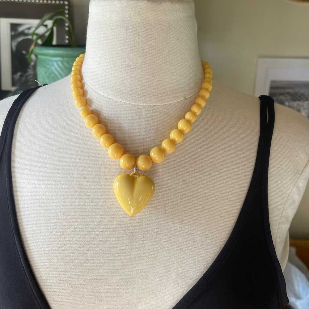 Vintage 90s Yellow Beaded Necklace Pendant - image 1