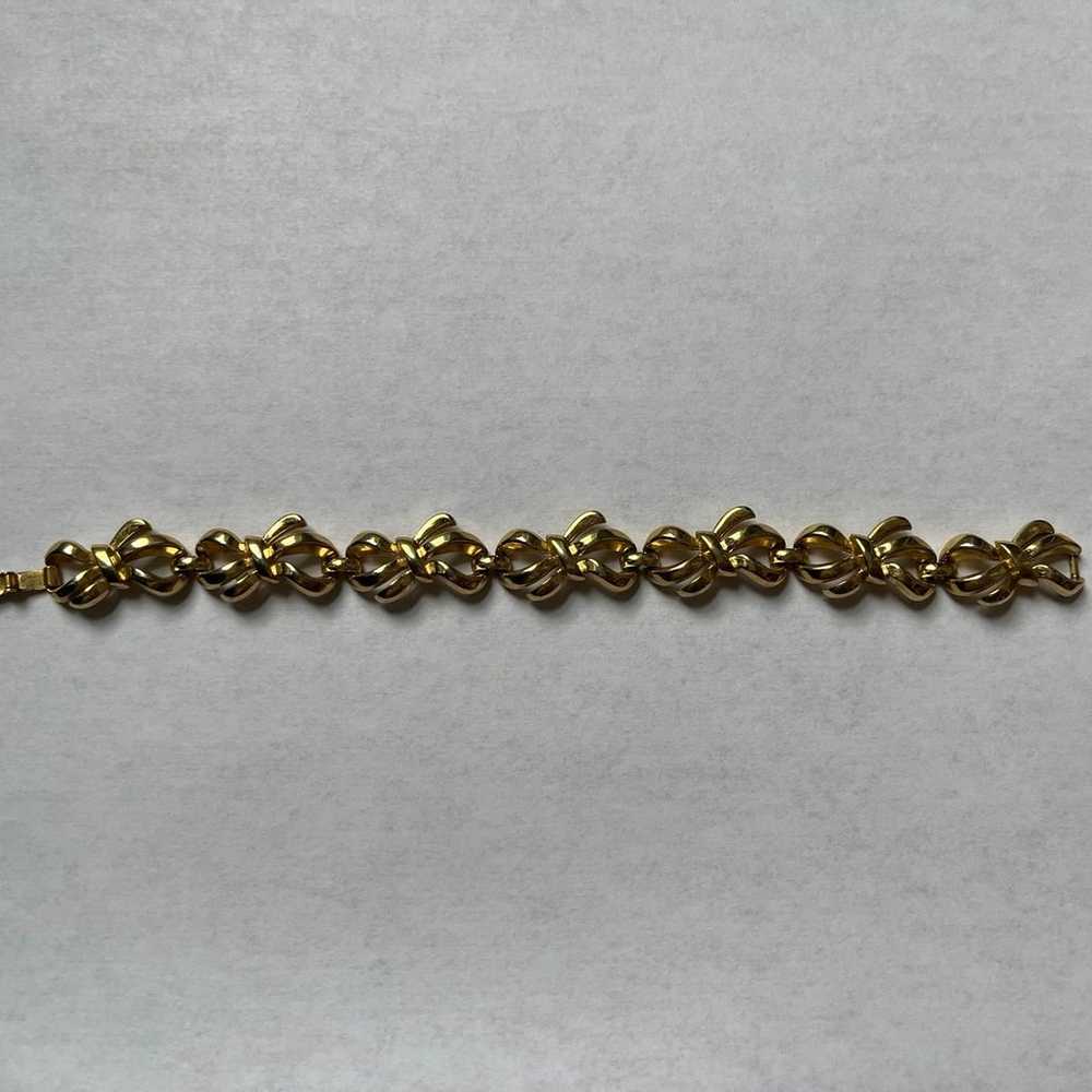 Vintage Trifari Goldtone Bow Bracelet - image 1