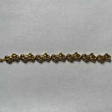 Vintage Trifari Goldtone Bow Bracelet - image 1