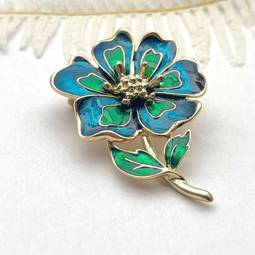 1448 Vintage Brooch Flower Enamel Blue Green Bota… - image 7