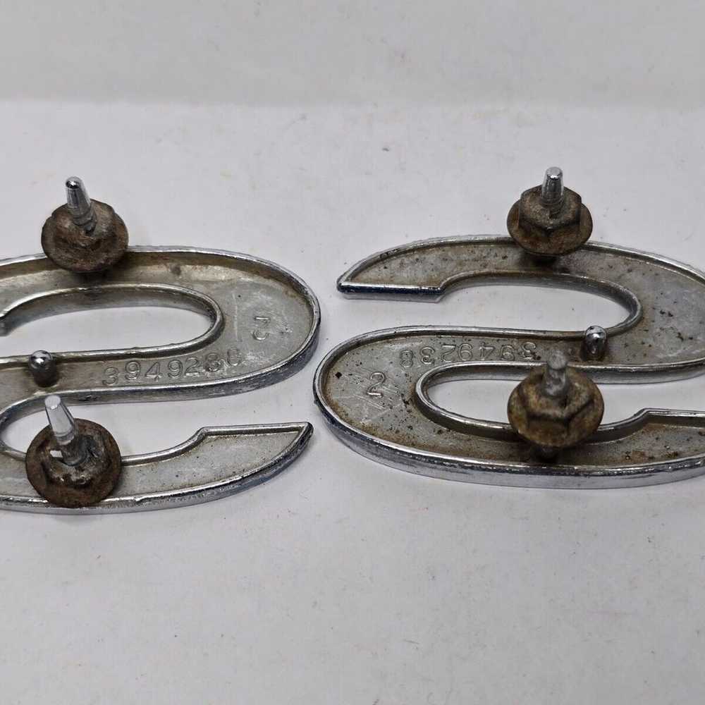 Vintage 70-72 Chevelle OEM Pair 2 x "S" Emblem Ba… - image 3