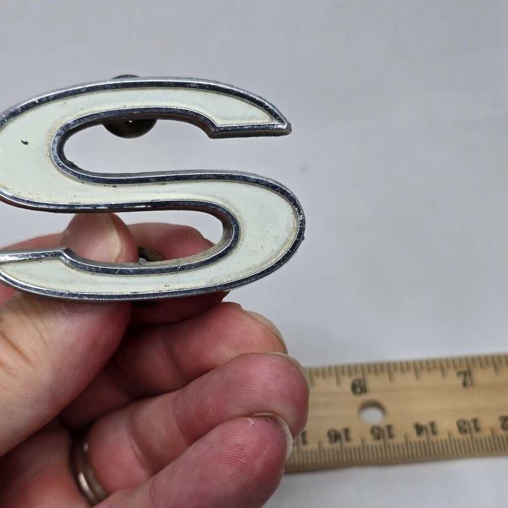 Vintage 70-72 Chevelle OEM Pair 2 x "S" Emblem Ba… - image 4