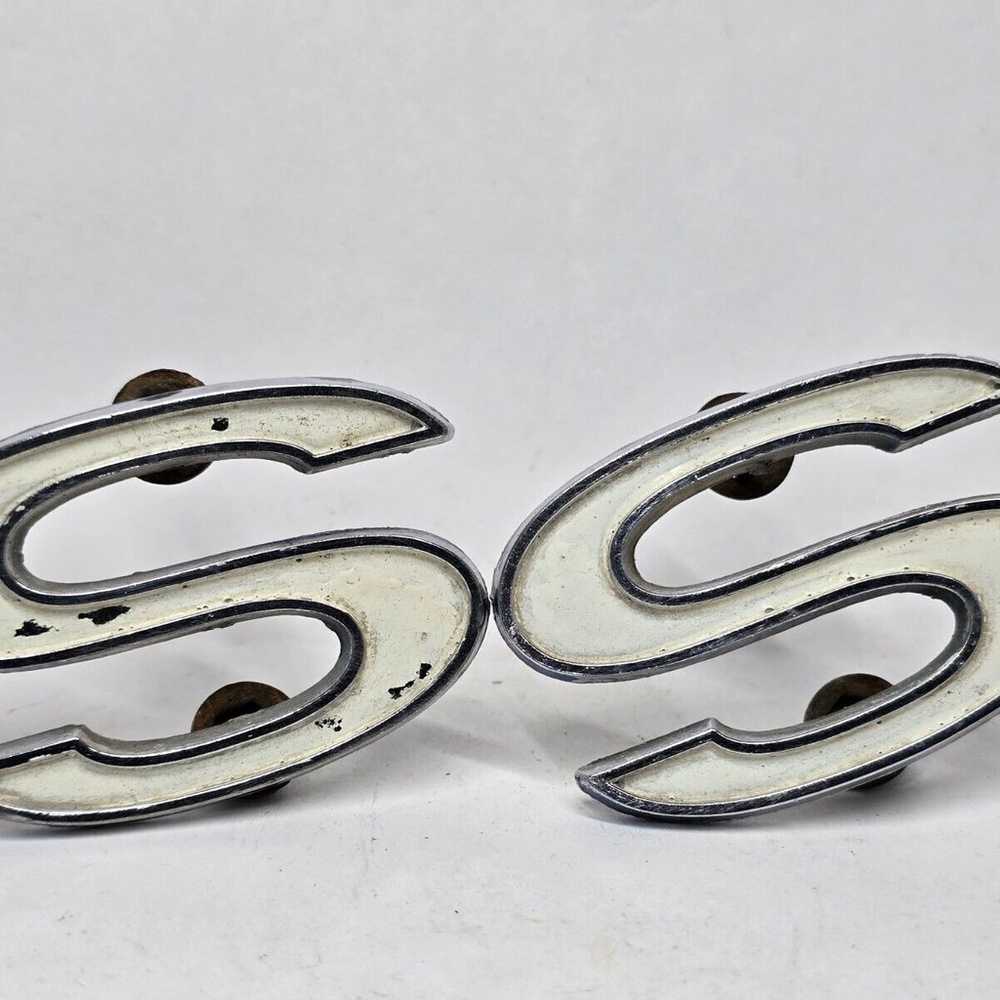 Vintage 70-72 Chevelle OEM Pair 2 x "S" Emblem Ba… - image 6