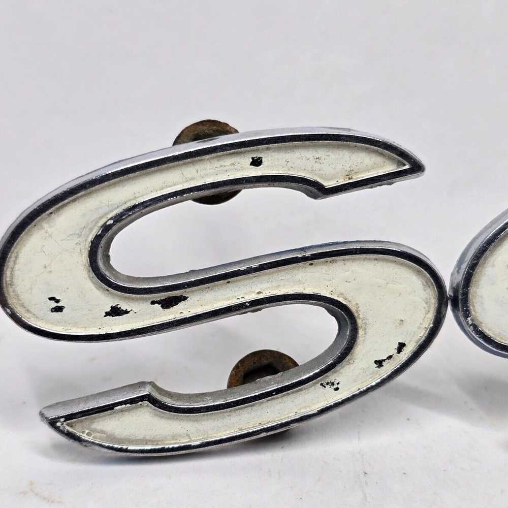 Vintage 70-72 Chevelle OEM Pair 2 x "S" Emblem Ba… - image 7