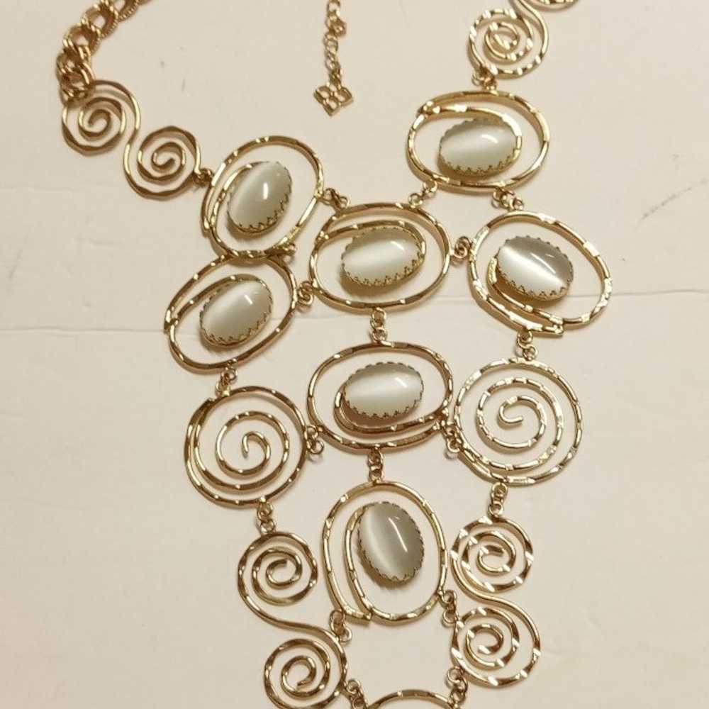 Pearl Marble Spiral Metal Gold-tone Statement Nec… - image 1