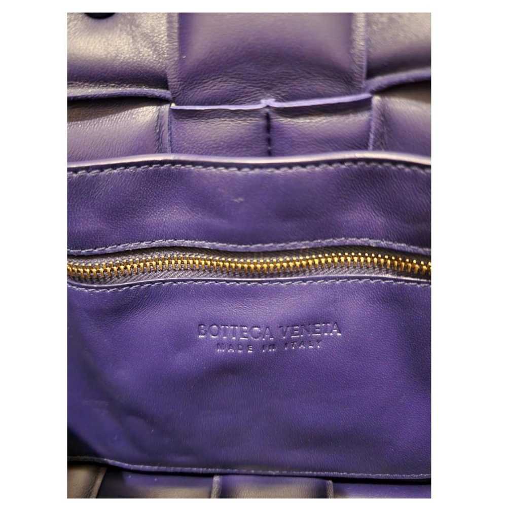 Bottega Veneta Chain Cassette leather handbag - image 4