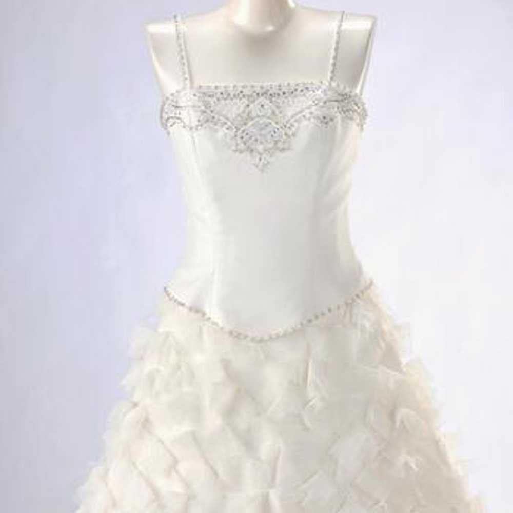 Wedding dress A-line size 9 "2P Silver Embroidery" - image 3