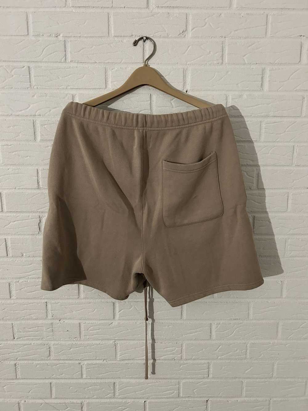 Essentials × Fear of God Beige essentials shorts - image 2