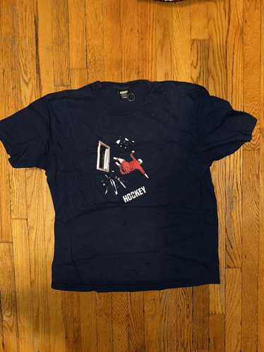 Hockey × Supreme HOCKEY WINDOW TEE NAVY.