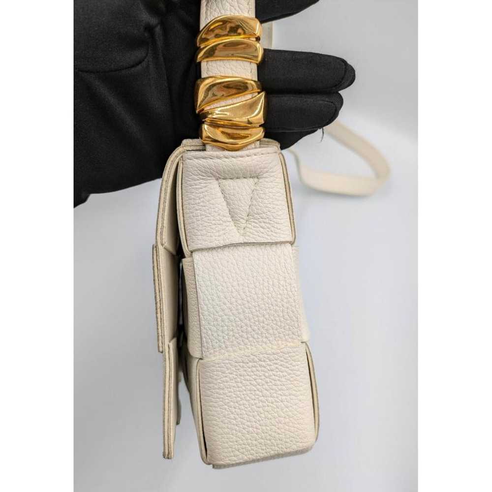 Bottega Veneta Cassette leather crossbody bag - image 3