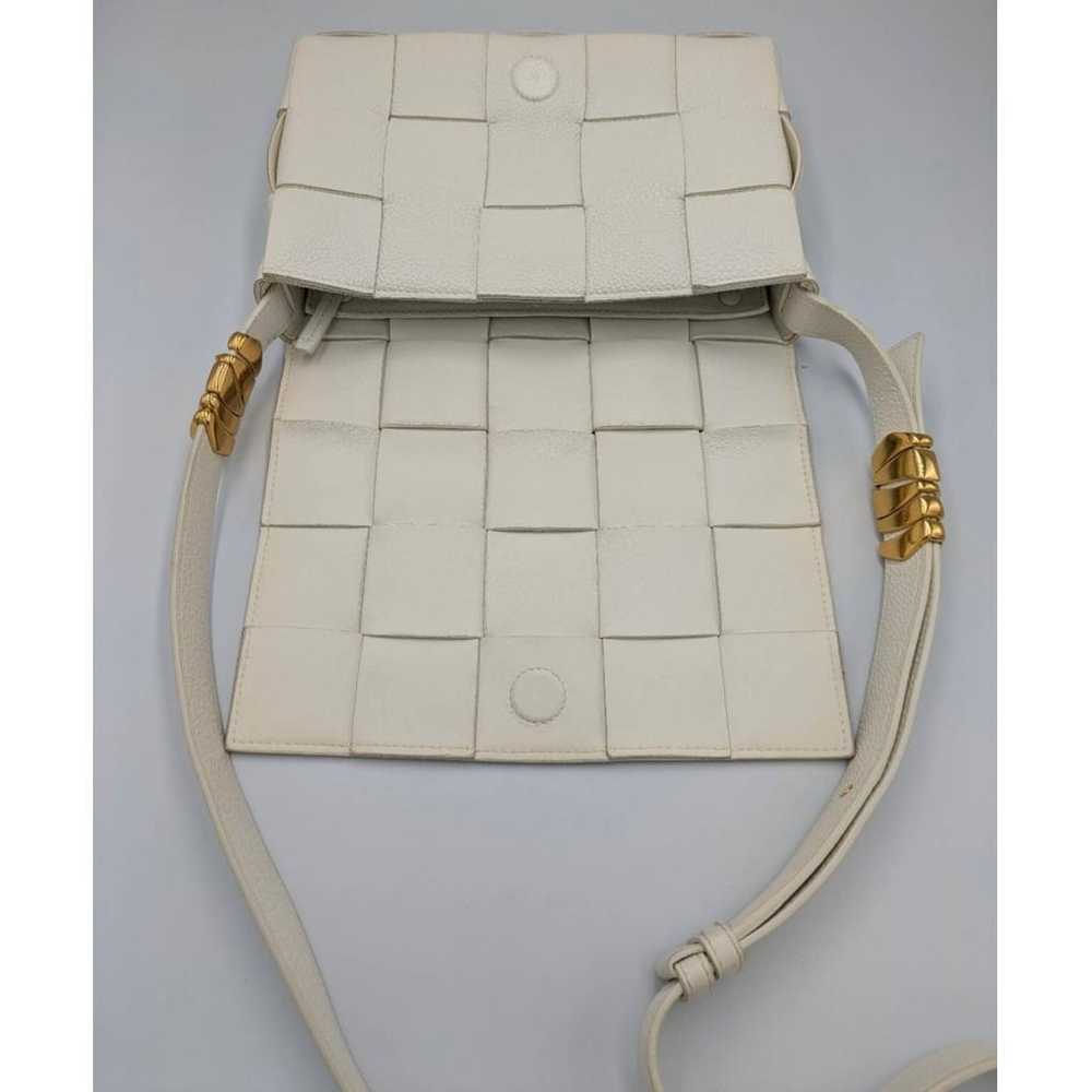 Bottega Veneta Cassette leather crossbody bag - image 5