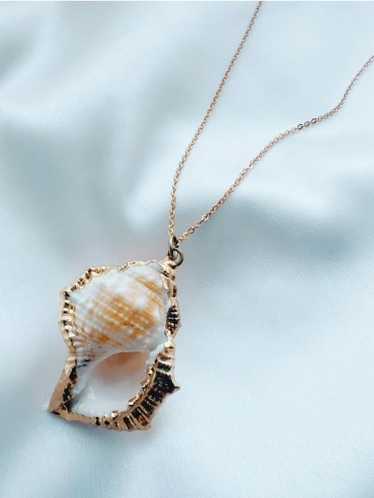 gold plated dipped seashell necklace