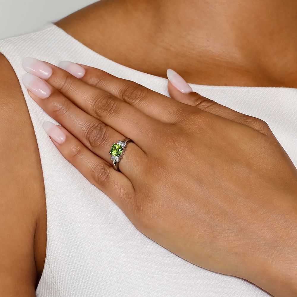 Estate Petite Peridot and Diamond Ring - image 4