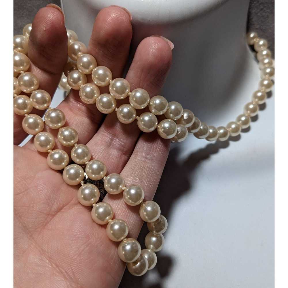 Other Elegant Midcentury Glass Pearl Necklace - image 7