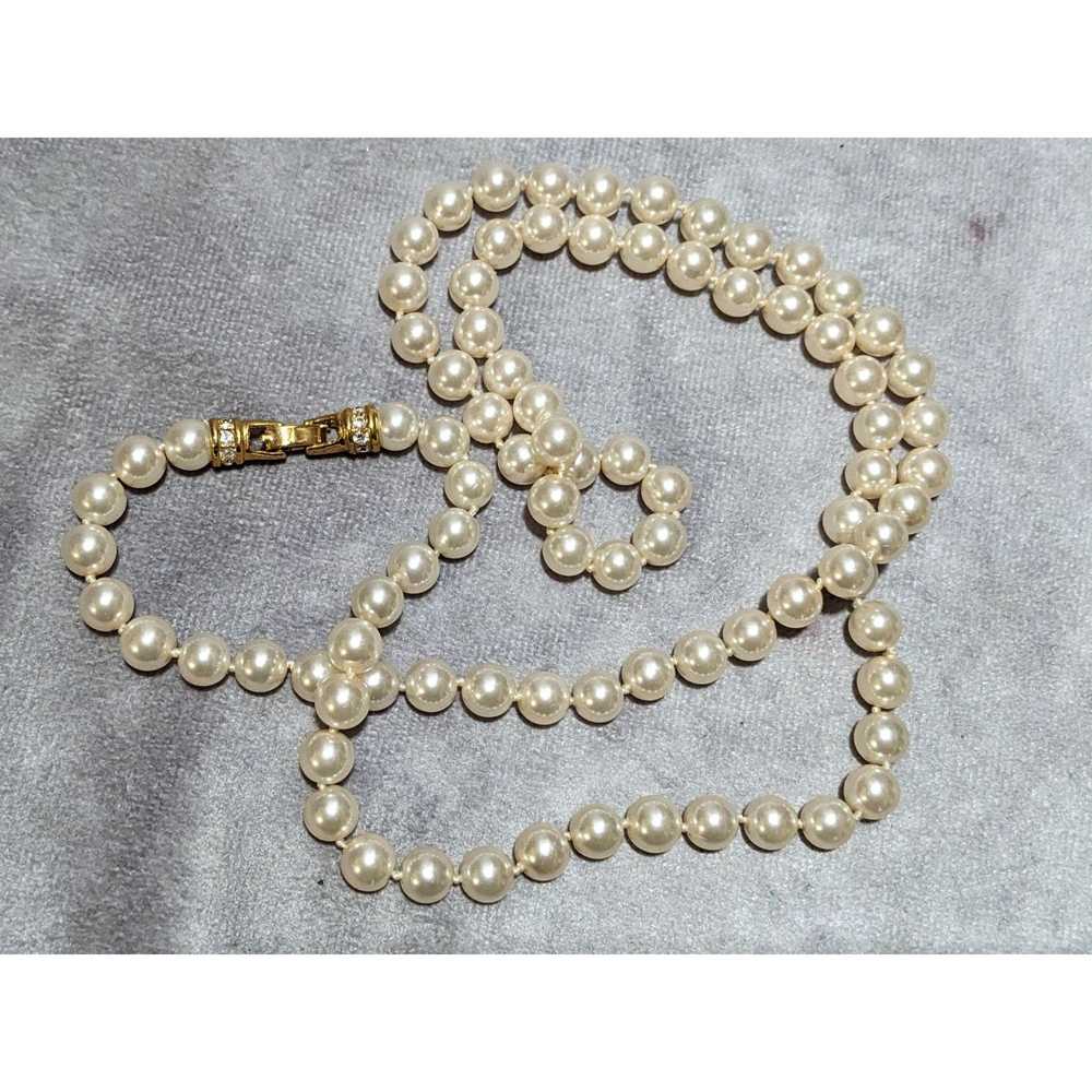 Other Elegant Midcentury Glass Pearl Necklace - image 9