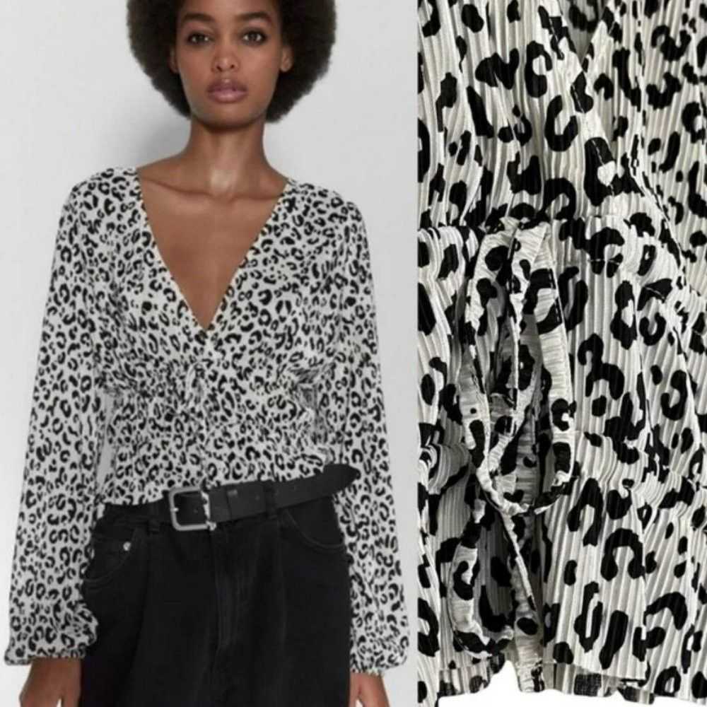 Zara Zara Leopard Pleated Long Balloon Sleeve V-N… - image 1