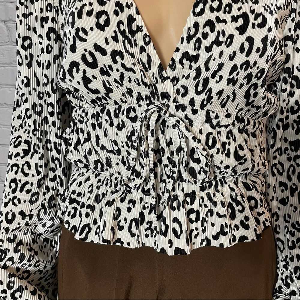 Zara Zara Leopard Pleated Long Balloon Sleeve V-N… - image 6