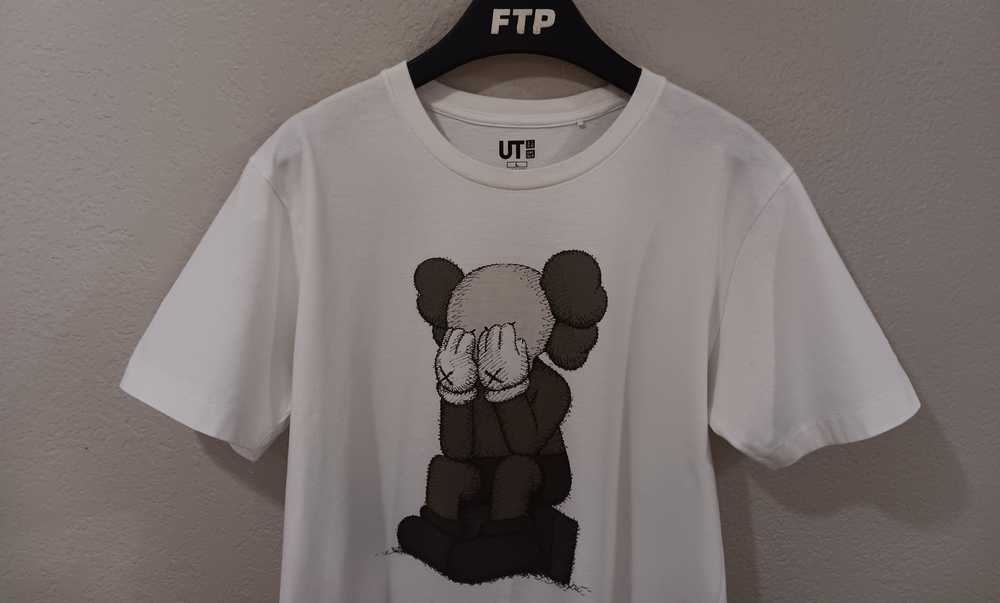 Kaws × Uniqlo KAWS x Uniqlo SS16 "Passing Through… - image 7