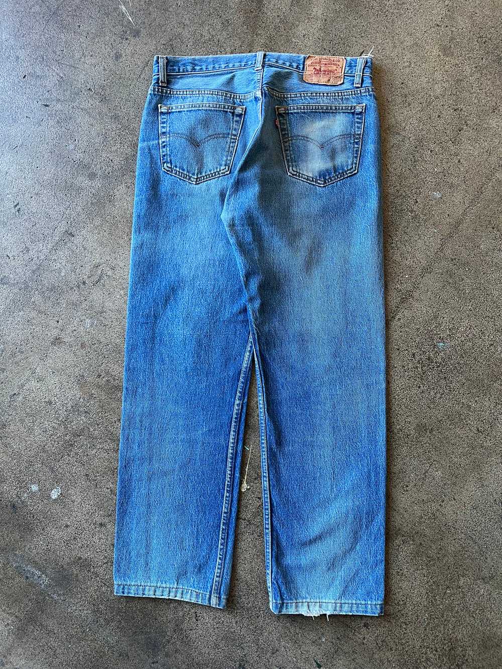 1990s Levi's 501 Faded Blue Jeans 34" x 30" - image 4