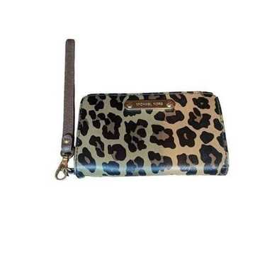 Michael kors wallet clutch leopard print