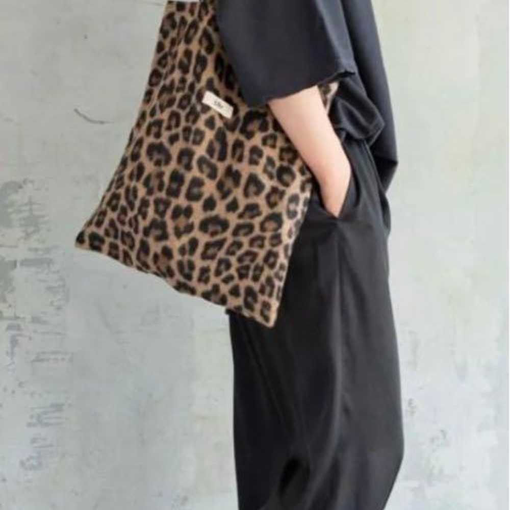 Uhr × Spick & Span LEOPARD Tote Bag - image 2