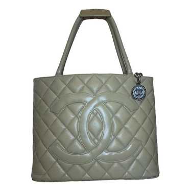 Chanel Médaillon leather handbag - image 1