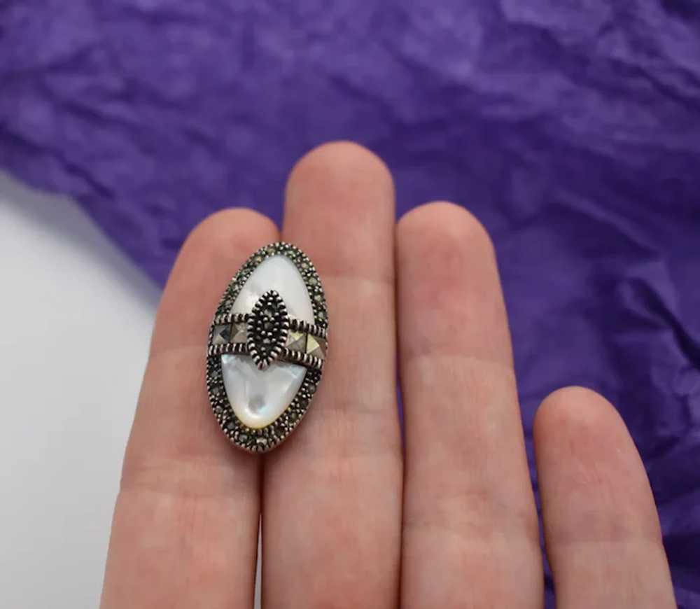 Mother of pearl brooch, small elegant MOP collar … - image 3