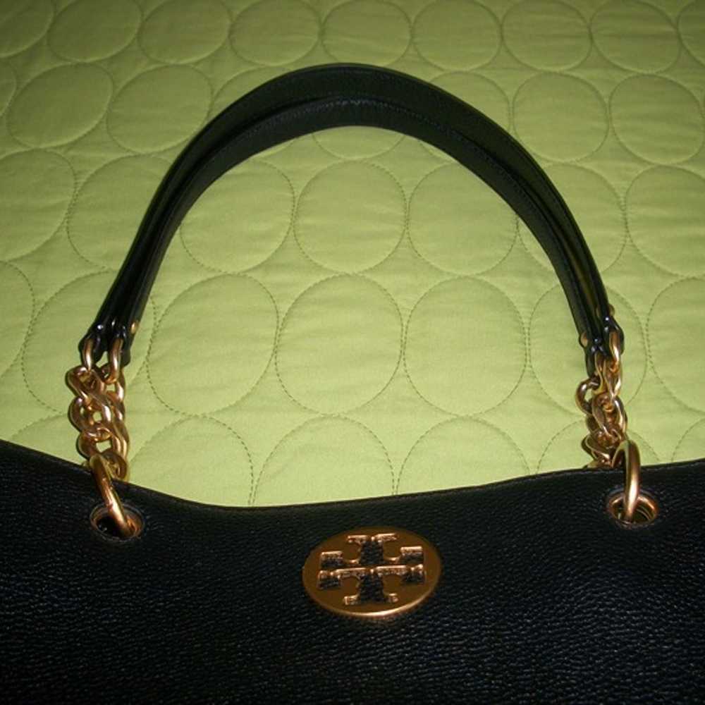 Tory Burch Everly Black Leather Gold Chain Large … - image 4