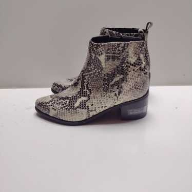 Blondo Snake Print booties size 7