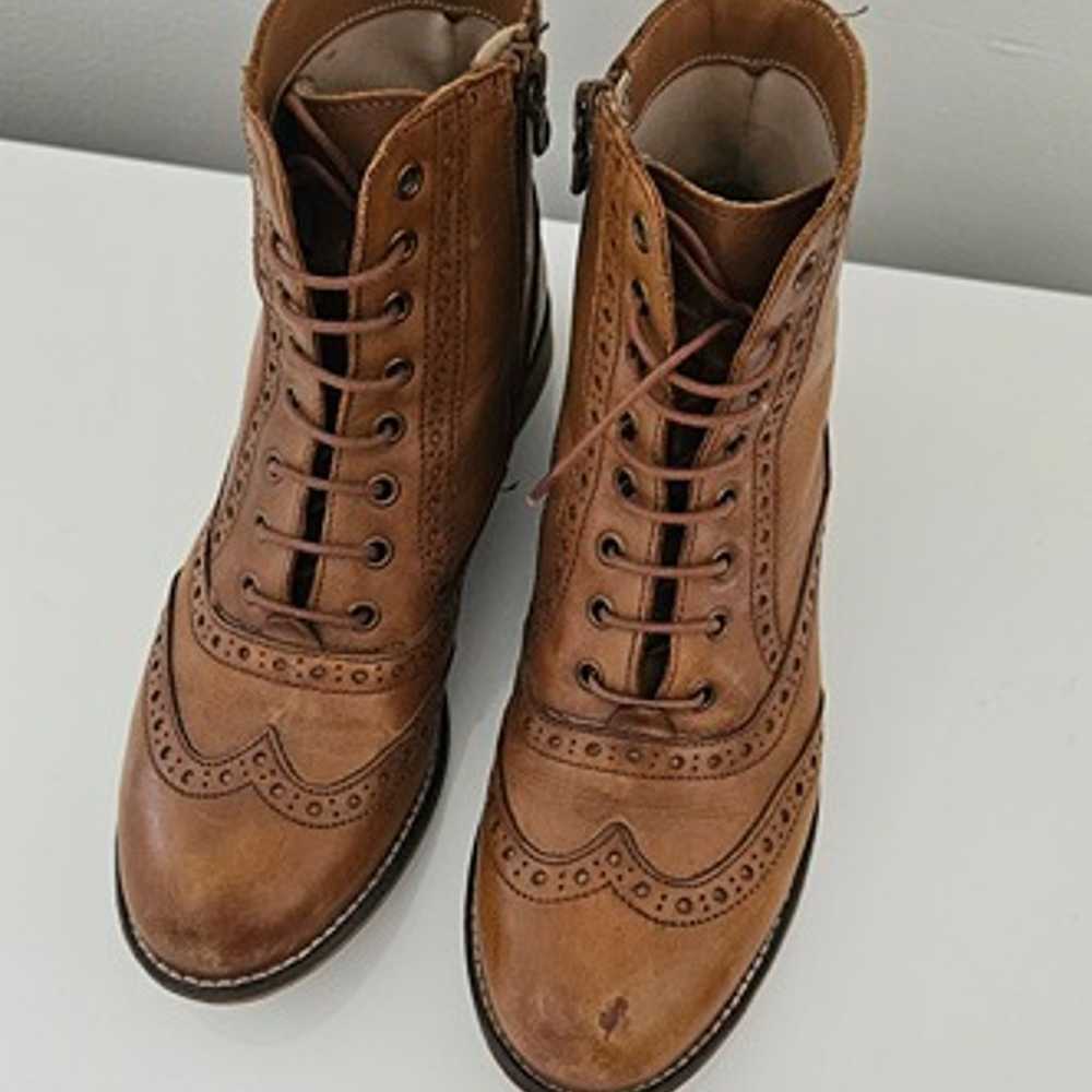 Brogue leather cognac boots - image 3