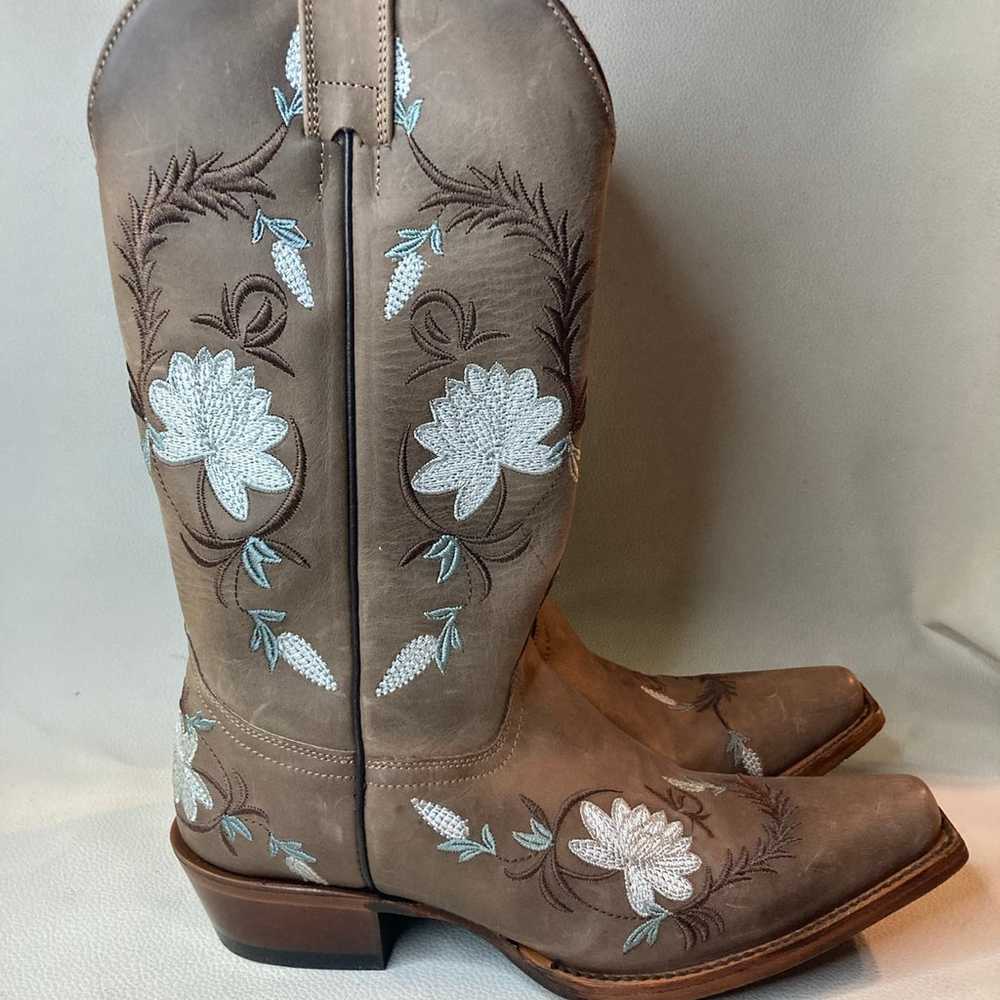 Women’s Shyanne floral western boots - image 5