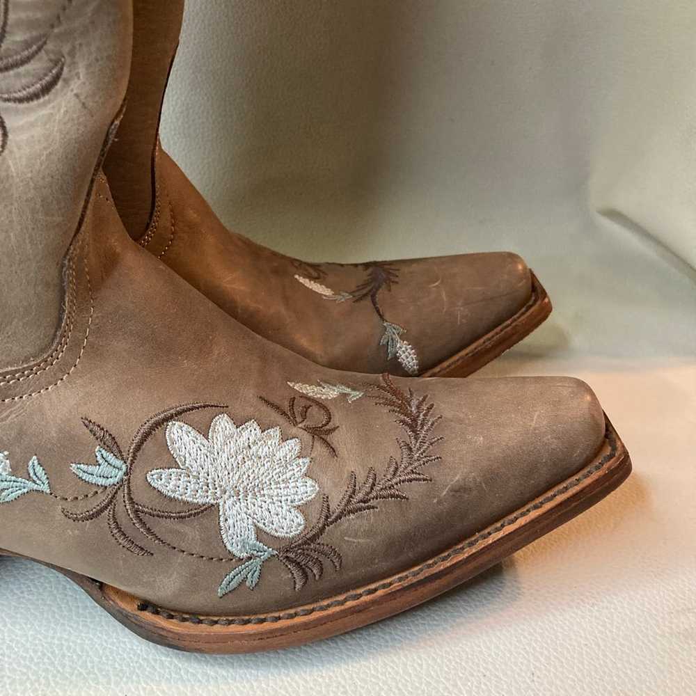 Women’s Shyanne floral western boots - image 6