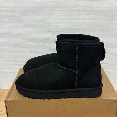 UGG Australia Sheepskin Boots Black Women's Size 3