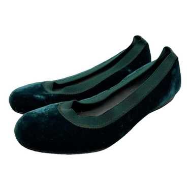 Stuart Weitzman Velvet flats