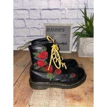 1460 Vonda Boot in Black embroidered  Dr. Martens 