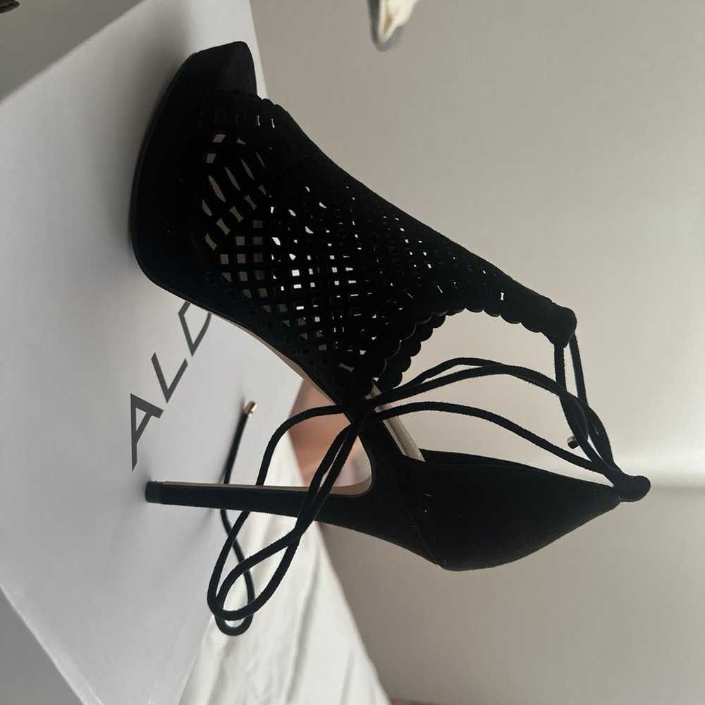 heels size 8 - image 2