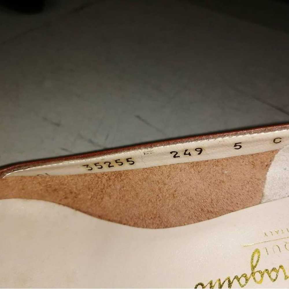 Ferragamo pumps size 5 - image 4