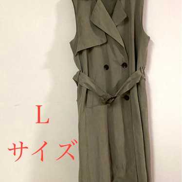 Khaki sleeveless trench coat, size L - image 1