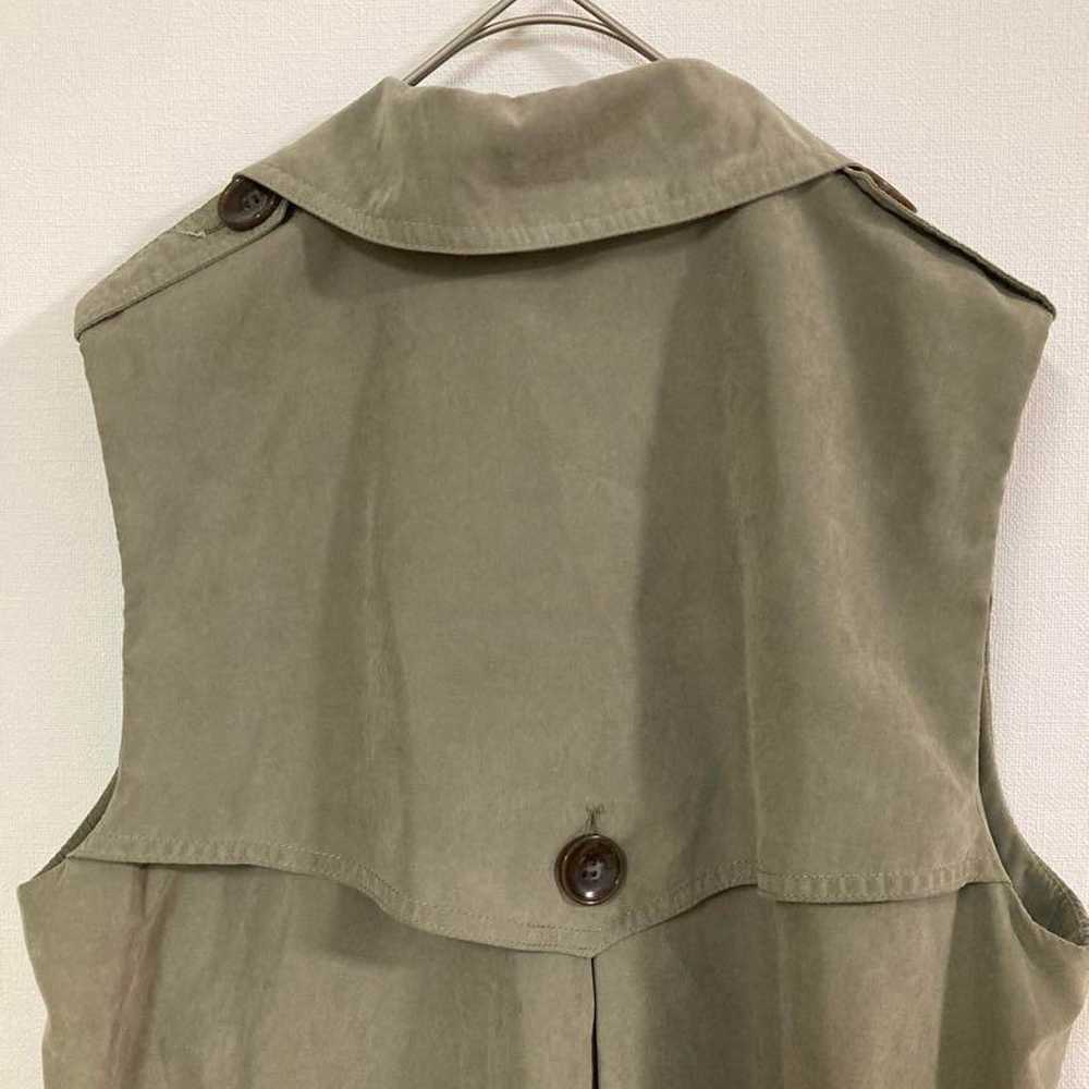 Khaki sleeveless trench coat, size L - image 5