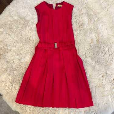 Red sleeveless pleated dress - image 1