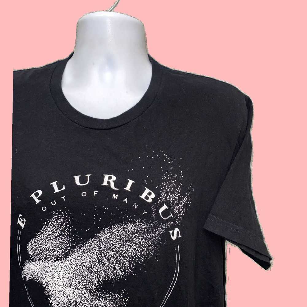 Vintage E PLURIBUS UNUM Mens Graphic Tee Classic … - image 2