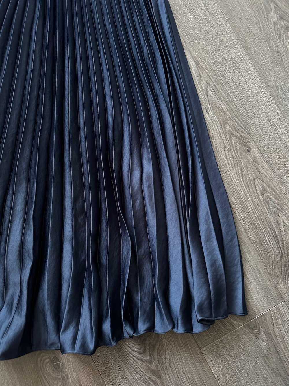 Product Details MaxMara Navy Pleated Satin Midi S… - image 10