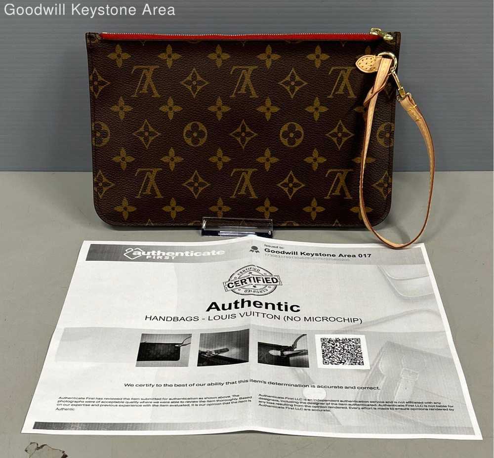 Louis Vuitton Pochette Clutch Wristlet - Certifie… - image 1