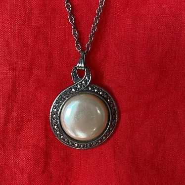 Vintage Avon Heirloom Riches Faux Pearl and Marca… - image 1