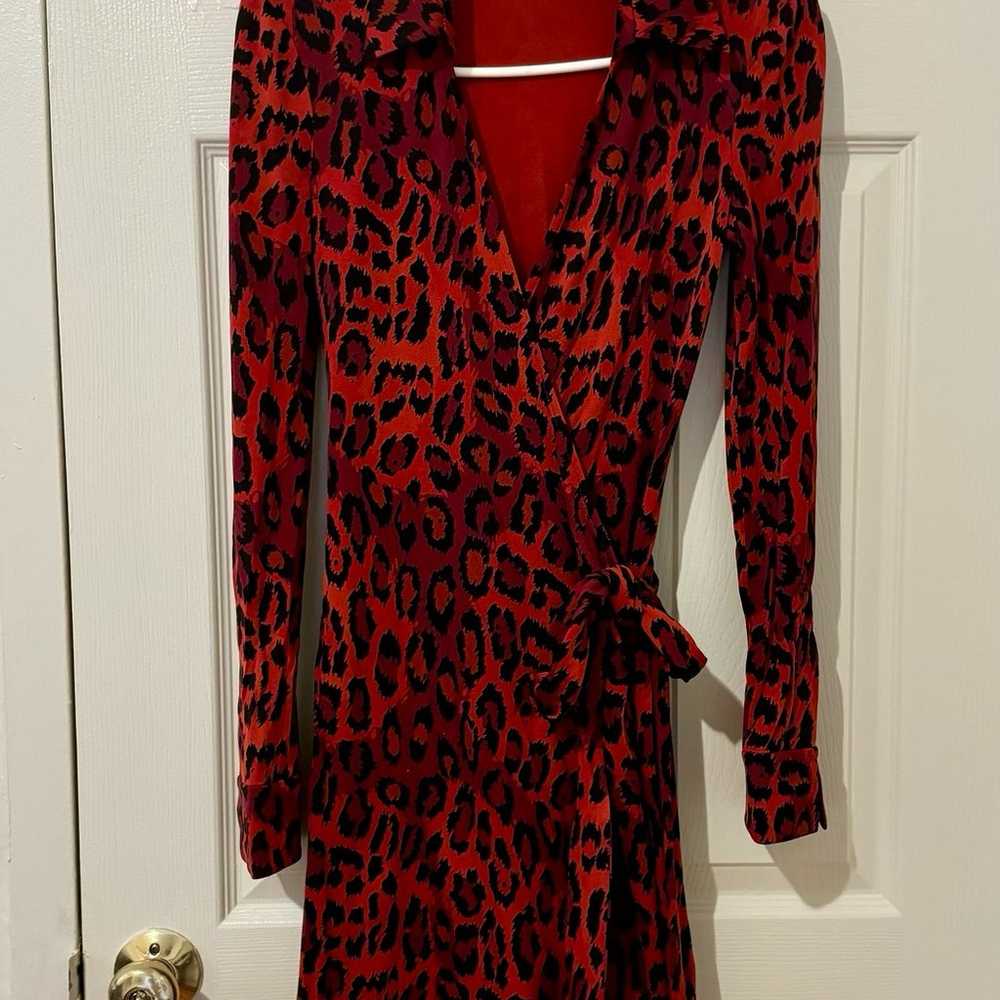 100% Silk Diane von Furstenberg Animal Print Jean… - image 2