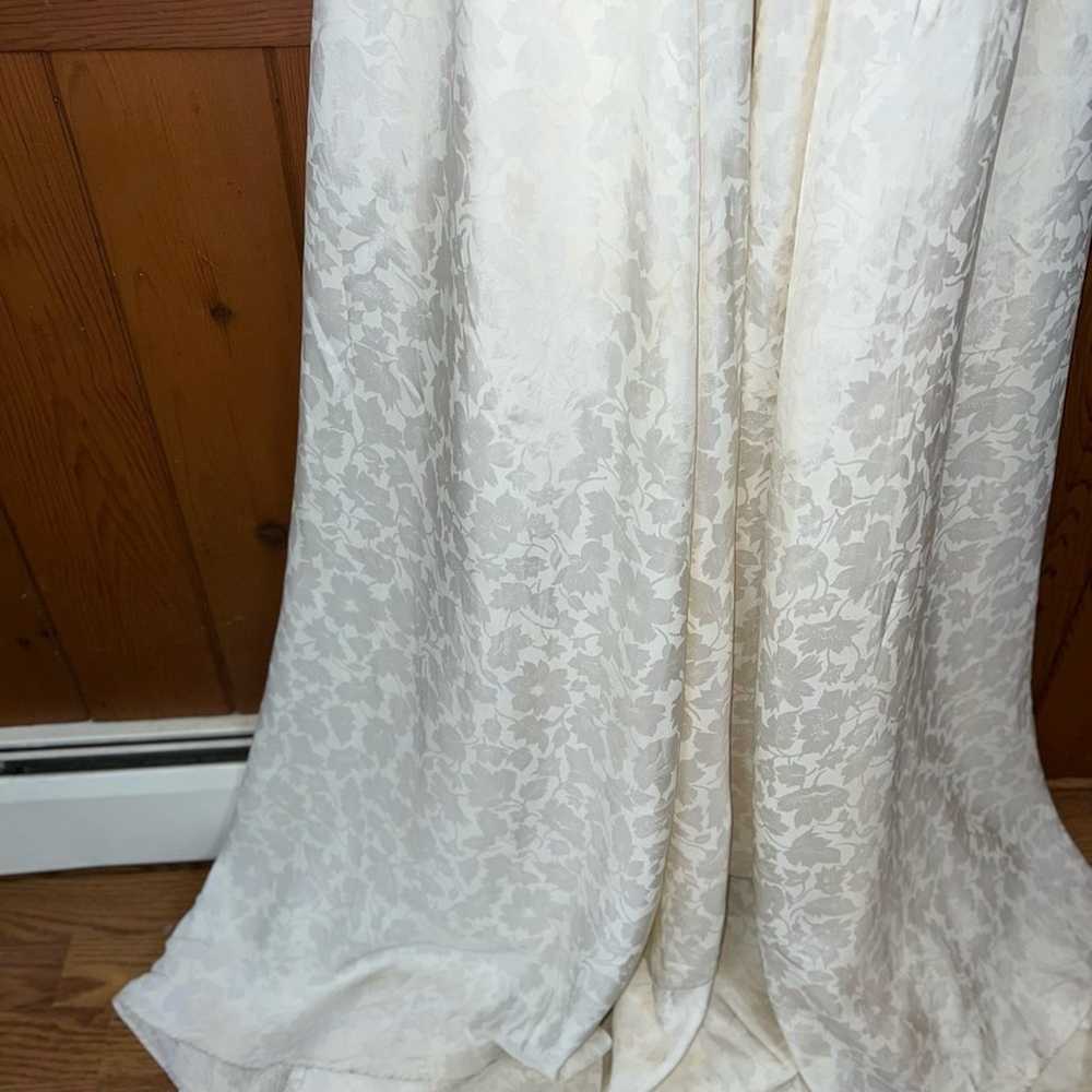 Stunning Vintage 1940s Damask Wedding Gown! - image 3